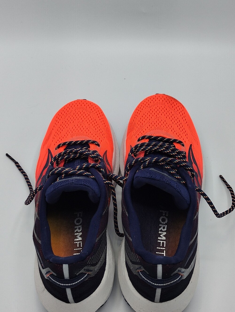 Saucony Triumph 20 Women's Size 7 Pink Orange Running Shoes Athletic Sneakers - Picture 5 of 10